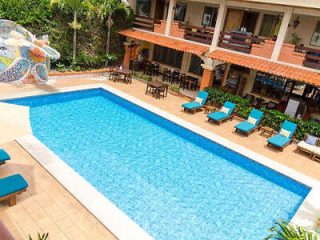 5 2 La Sabana Hotel Suites With the pool 